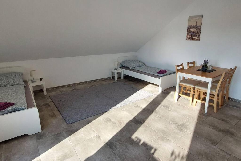 Grosse Tolle 4 Zimmer Ferienwohnung Im Herzen Des Odenwaldes Moerlenbach Екстер'єр фото