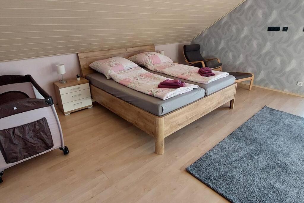 Grosse Tolle 4 Zimmer Ferienwohnung Im Herzen Des Odenwaldes Moerlenbach Екстер'єр фото