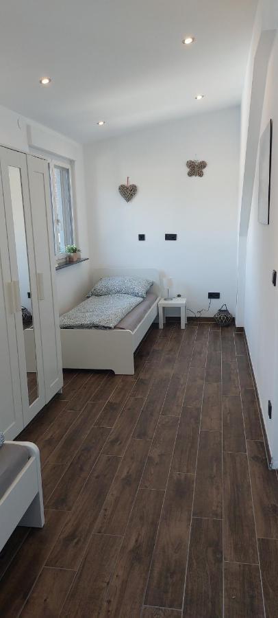 Grosse Tolle 4 Zimmer Ferienwohnung Im Herzen Des Odenwaldes Moerlenbach Екстер'єр фото